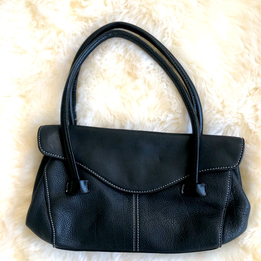 GNW Women’s Black Leather Shoulder Bag